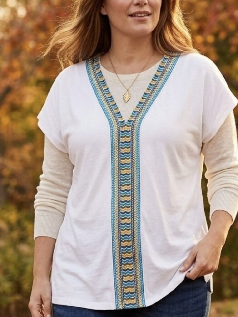 Women's White V-Neck Embroidered Tunic Top